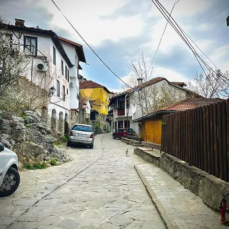 The Guest House-amazing View, Location, Entire House * Veliko Tărnovo