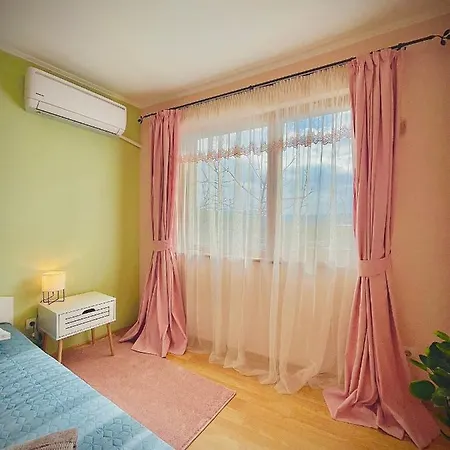 The Guest House-amazing View, Location, Entire House *