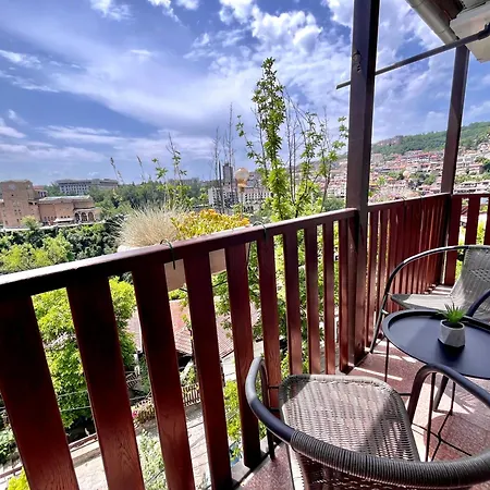 The Guest House-amazing View, Location, Entire House Appartement