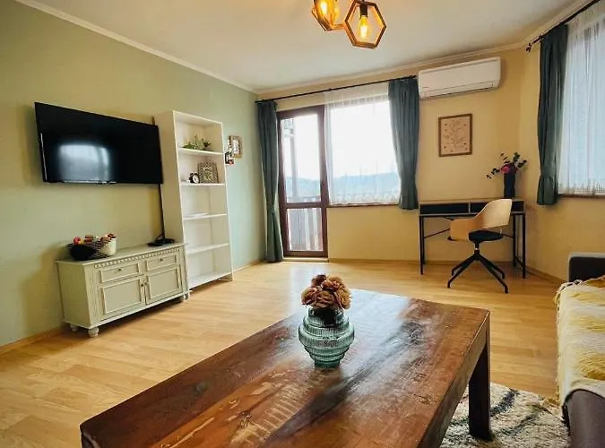 The Guest House-amazing View, Location, Entire House Tırnova