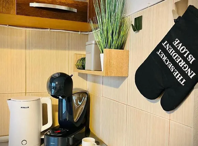 The Guest House-amazing View, Location, Entire House Apartman *