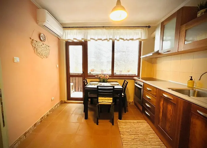 The Guest House-amazing View, Location, Entire House Apartman