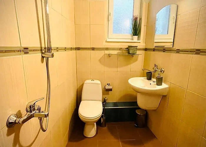 The Guest House-amazing View, Location, Entire House *