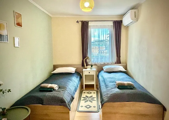 아파트 The Guest House-amazing View, Location, Entire House *