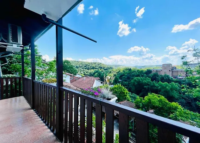 Apartman The Guest House-amazing View, Location, Entire House *