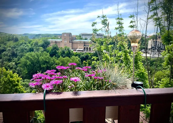 아파트 The Guest House-amazing View, Location, Entire House *